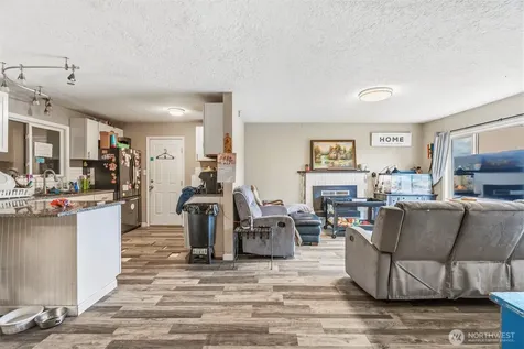 2411 Burcham Street Kelso WA 98626