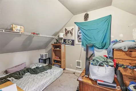 2411 Burcham Street Kelso WA 98626