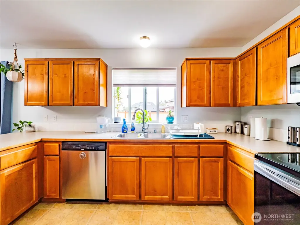 9121 Paradise View Street SE Yelm WA 98597