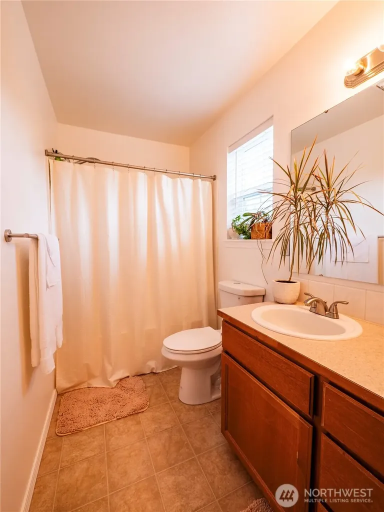 9121 Paradise View Street SE Yelm WA 98597