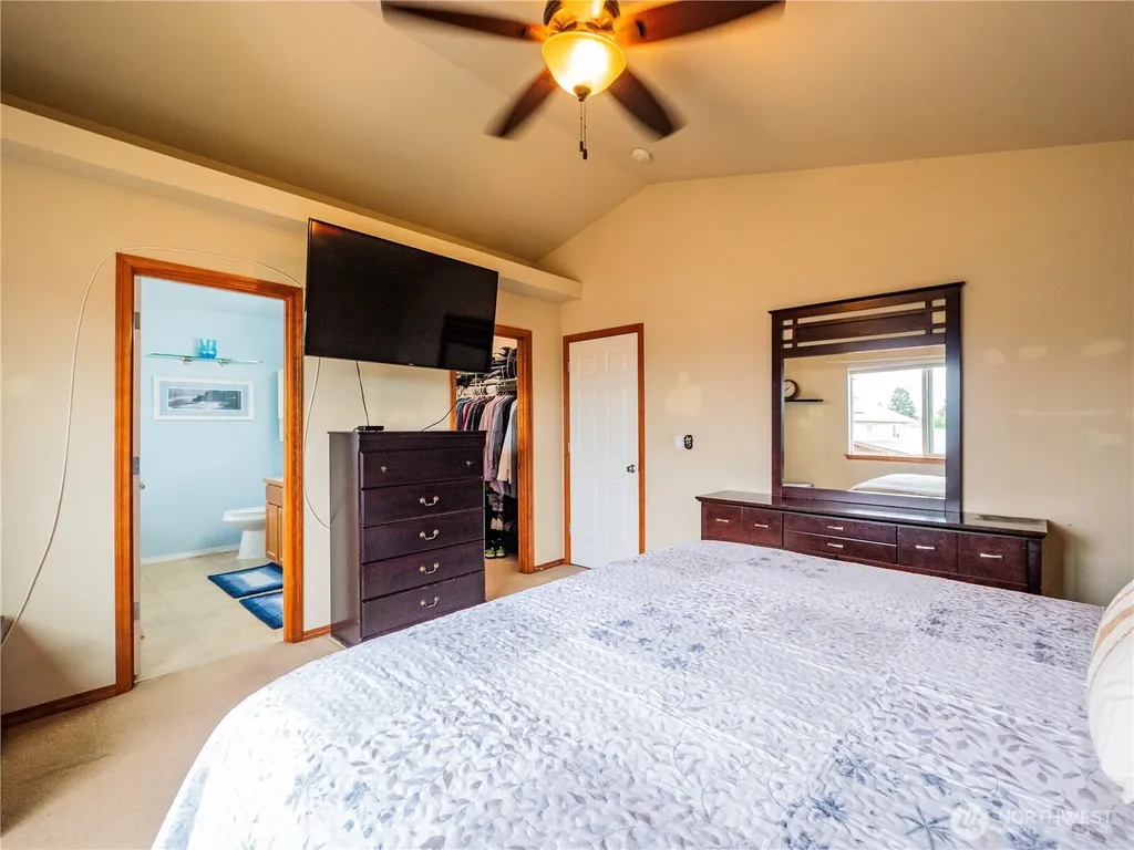9121 Paradise View Street SE Yelm WA 98597