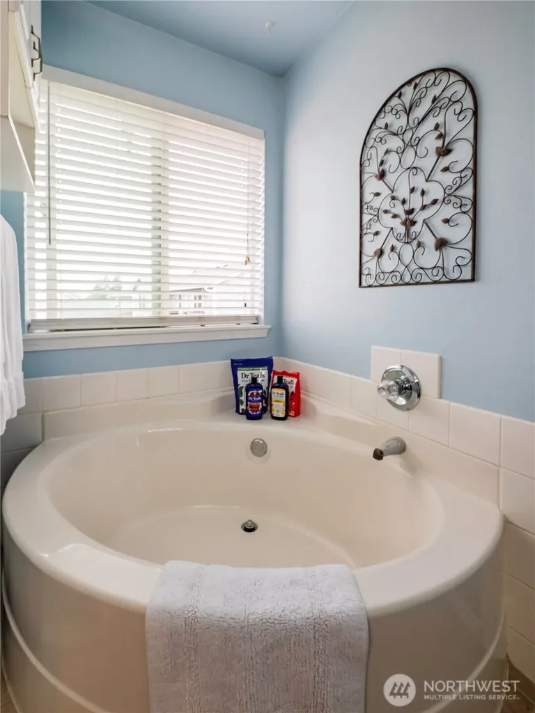 9121 Paradise View Street SE Yelm WA 98597