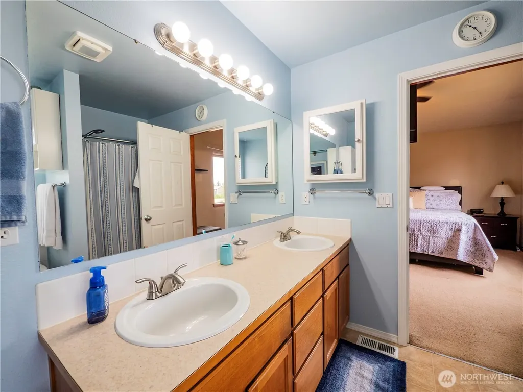 9121 Paradise View Street SE Yelm WA 98597