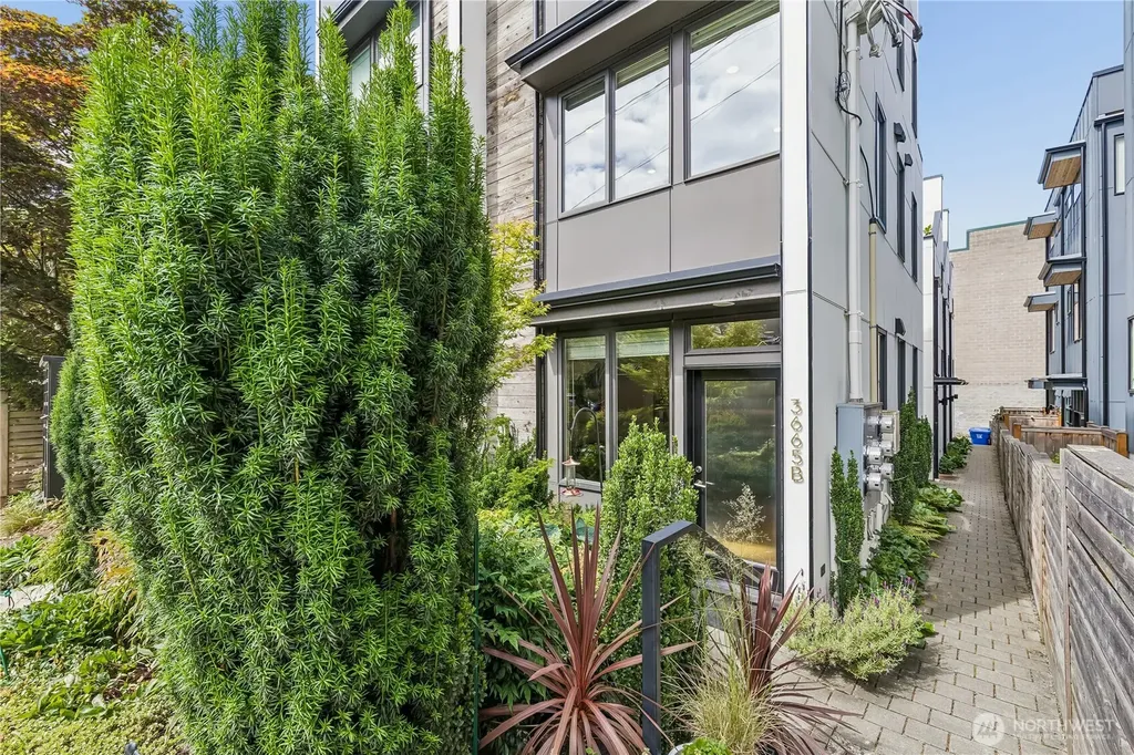 3665 Interlake Avenue N Seattle WA 98103