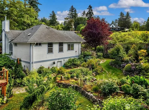 11314 Asta Lane SW Vashon WA 98070