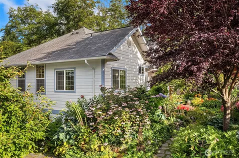 11314 Asta Lane SW Vashon WA 98070