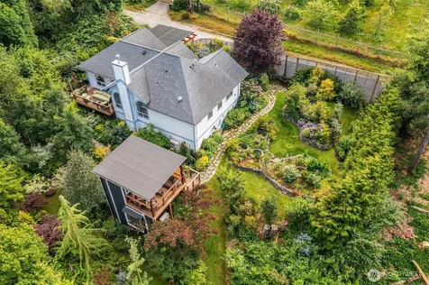 11314 Asta Lane SW Vashon WA 98070