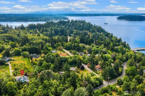 11314 Asta Lane SW Vashon WA 98070