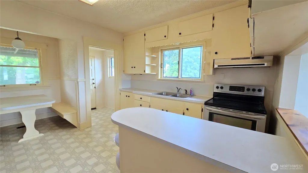 4622 N Defiance Street Tacoma WA 98407