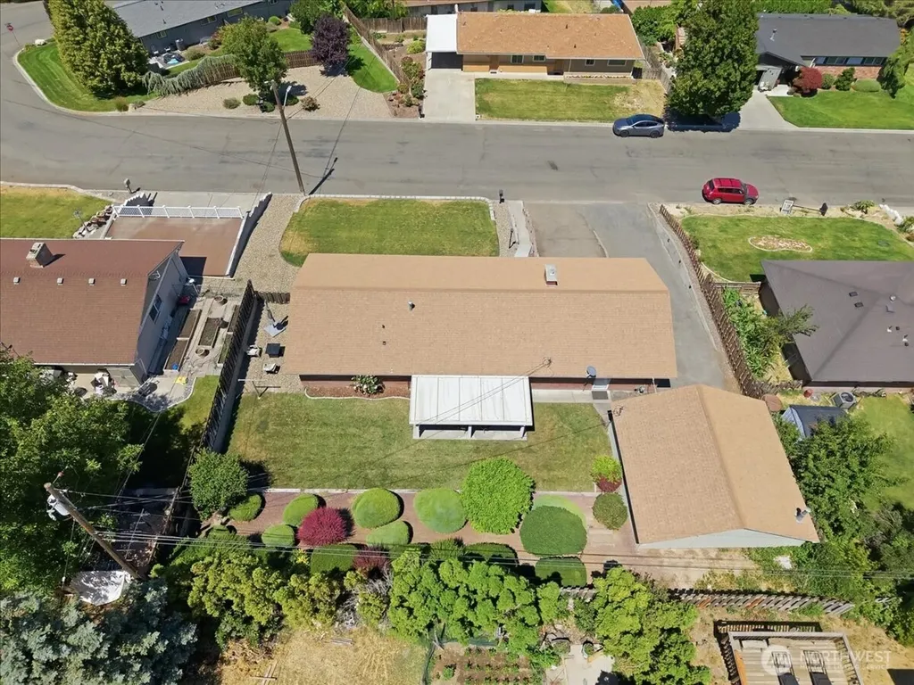 933 Vine Avenue Sunnyside WA 98944