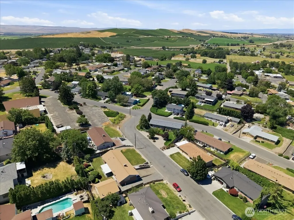 933 Vine Avenue Sunnyside WA 98944