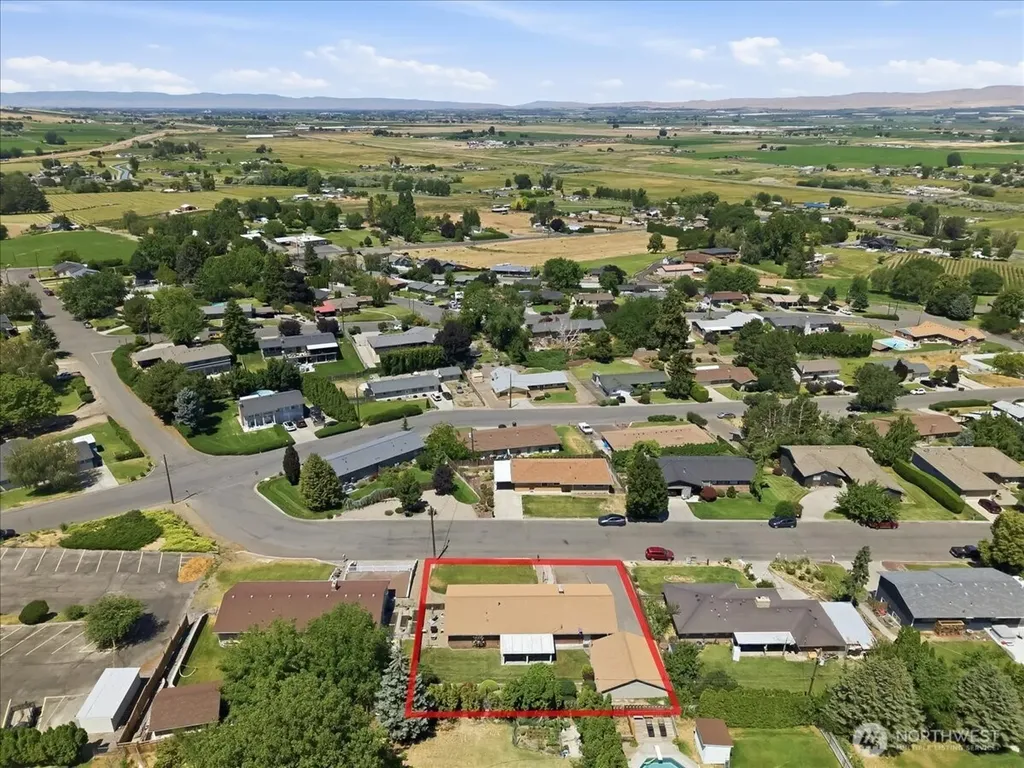933 Vine Avenue Sunnyside WA 98944
