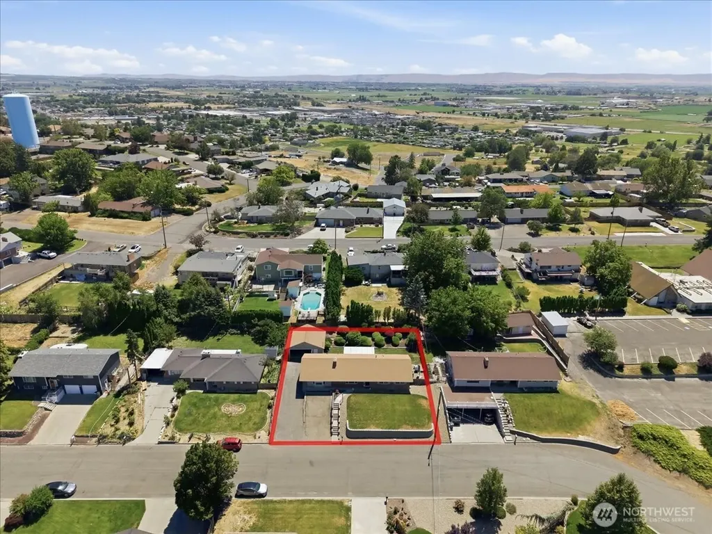 933 Vine Avenue Sunnyside WA 98944