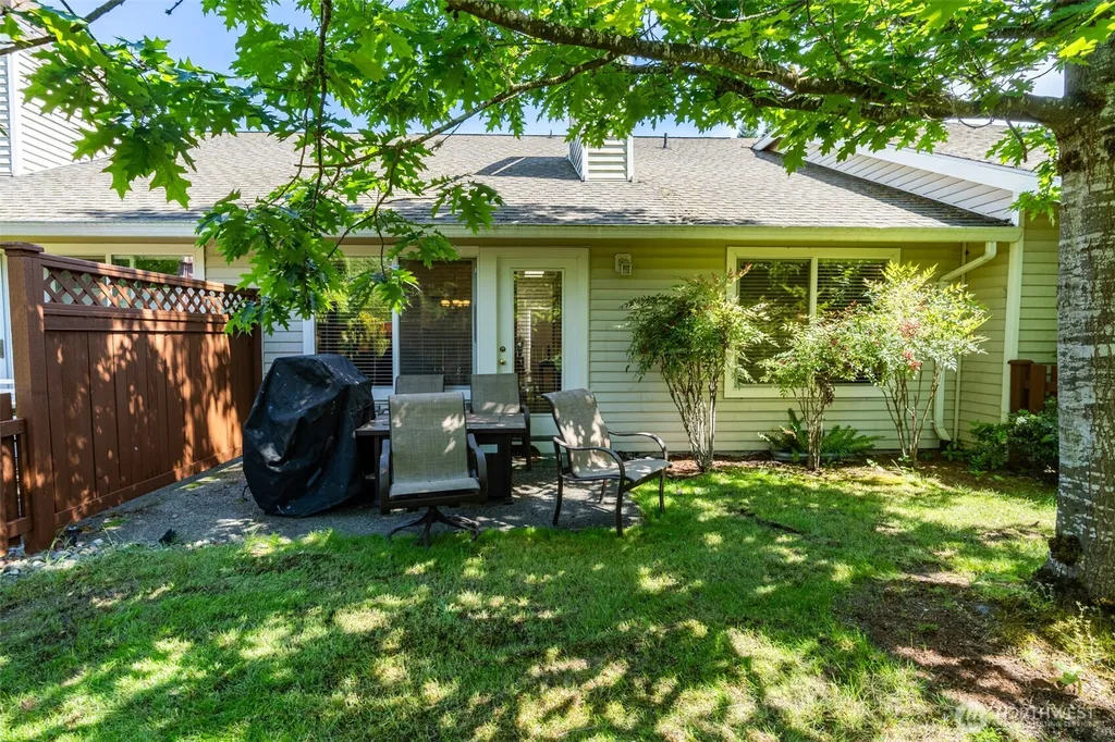 4304 S 220th Place Kent WA 98032