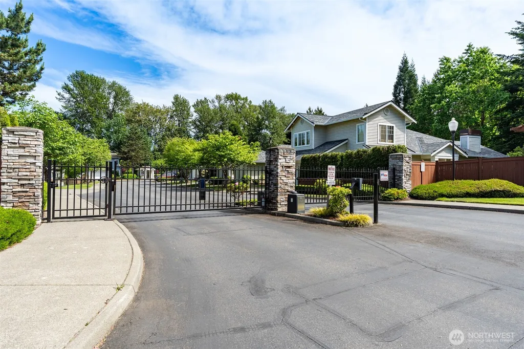 4304 S 220th Place Kent WA 98032