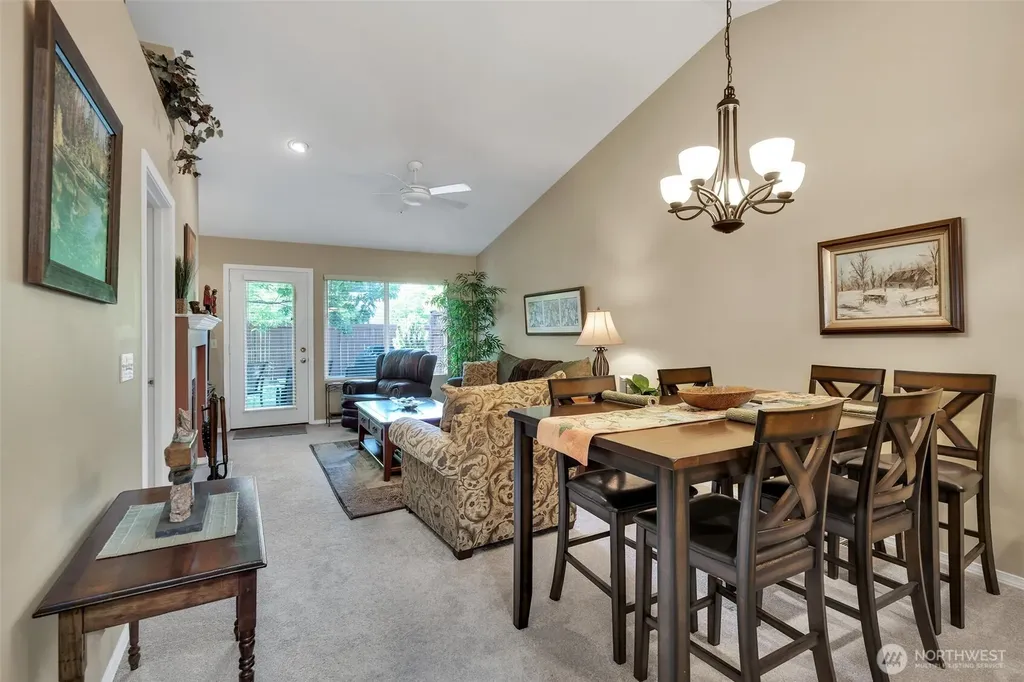 4304 S 220th Place Kent WA 98032