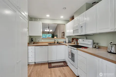 4304 S 220th Place Kent WA 98032