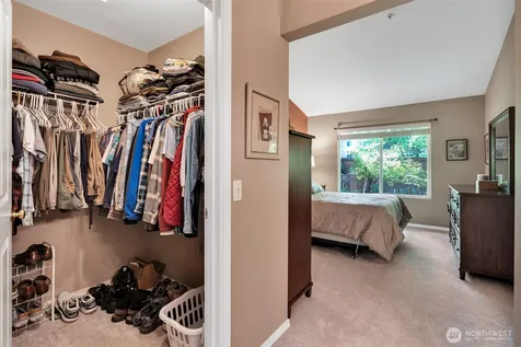 4304 S 220th Place Kent WA 98032