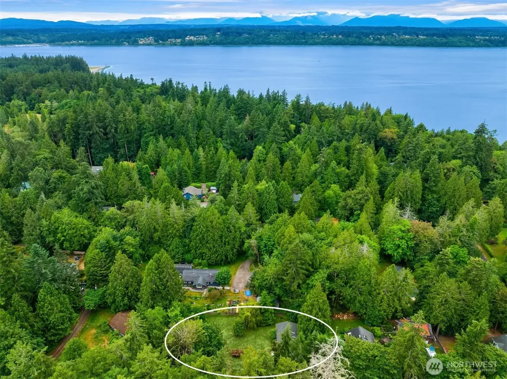 11727 Arrow Point Drive NE Bainbridge Island WA 98110