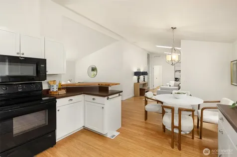 11727 Arrow Point Drive NE Bainbridge Island WA 98110