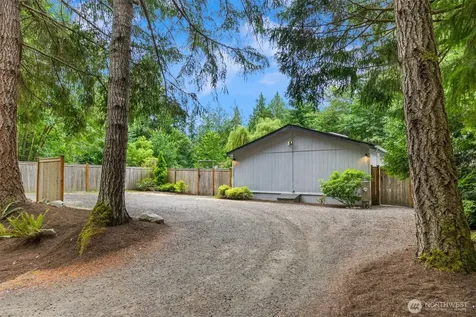 11727 Arrow Point Drive NE Bainbridge Island WA 98110