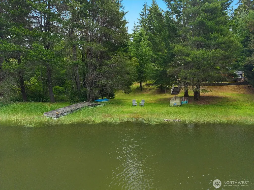 580 E Emerald Lake Drive E Grapeview WA 98546