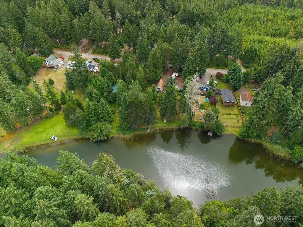 580 E Emerald Lake Drive E Grapeview WA 98546