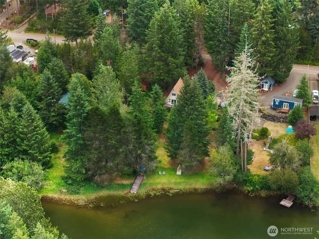 580 E Emerald Lake Drive E Grapeview WA 98546