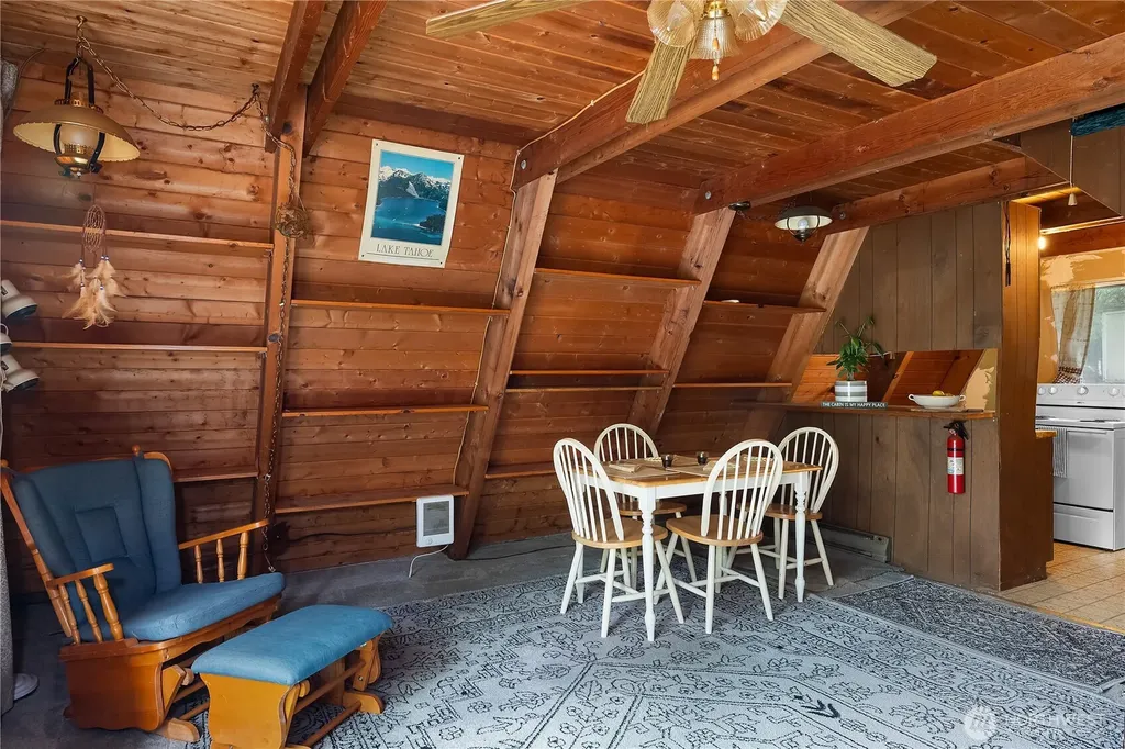 580 E Emerald Lake Drive E Grapeview WA 98546