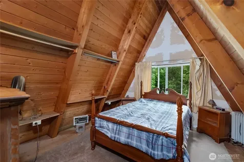 580 E Emerald Lake Drive E Grapeview WA 98546