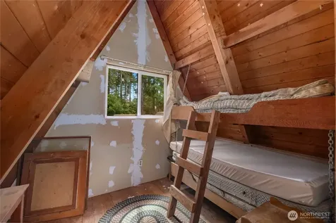 580 E Emerald Lake Drive E Grapeview WA 98546