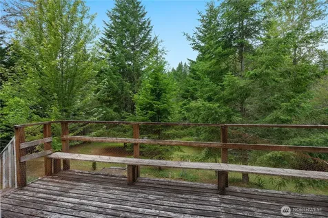 580 E Emerald Lake Drive E Grapeview WA 98546