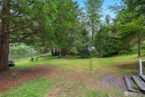 580 E Emerald Lake Drive E Grapeview WA 98546