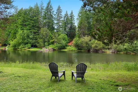 580 E Emerald Lake Drive E Grapeview WA 98546