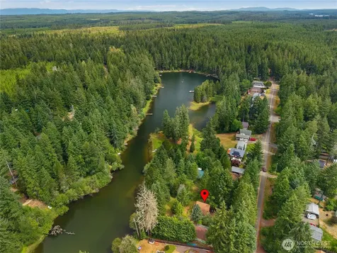 580 E Emerald Lake Drive E Grapeview WA 98546
