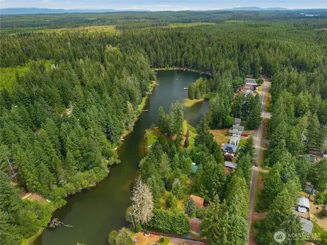 580 E Emerald Lake Drive E Grapeview WA 98546