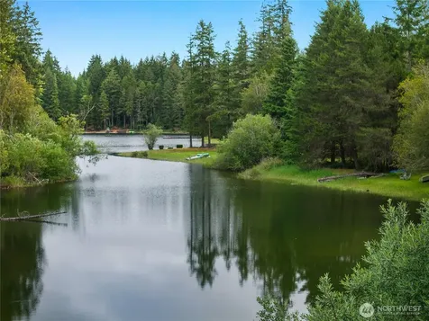 580 E Emerald Lake Drive E Grapeview WA 98546