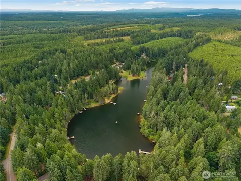 580 E Emerald Lake Drive E Grapeview WA 98546
