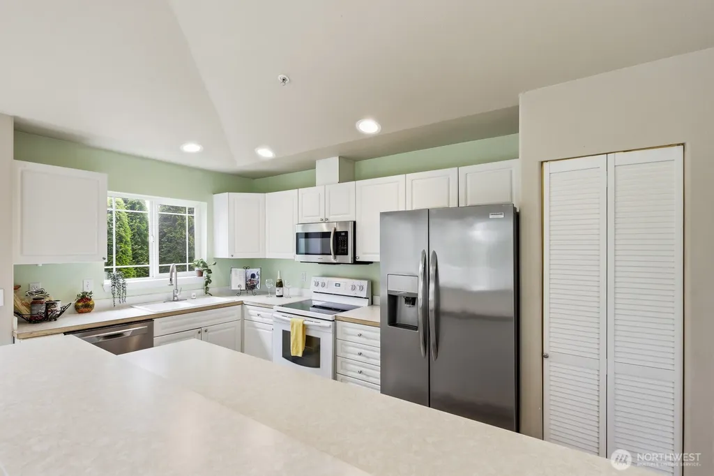 10025 9th Avenue W Everett WA 98204