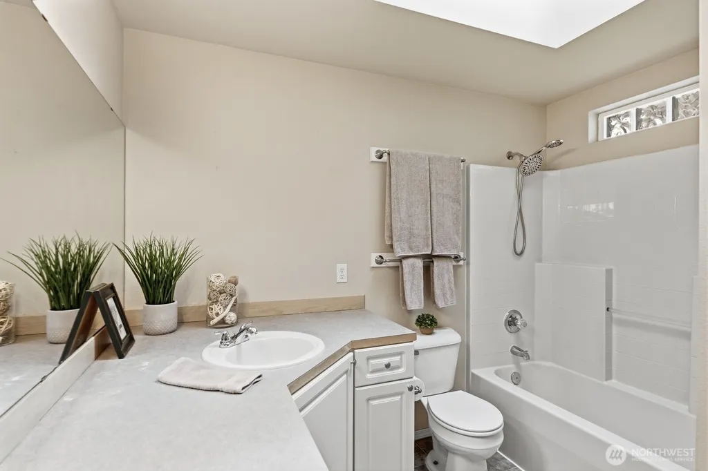 10025 9th Avenue W Everett WA 98204