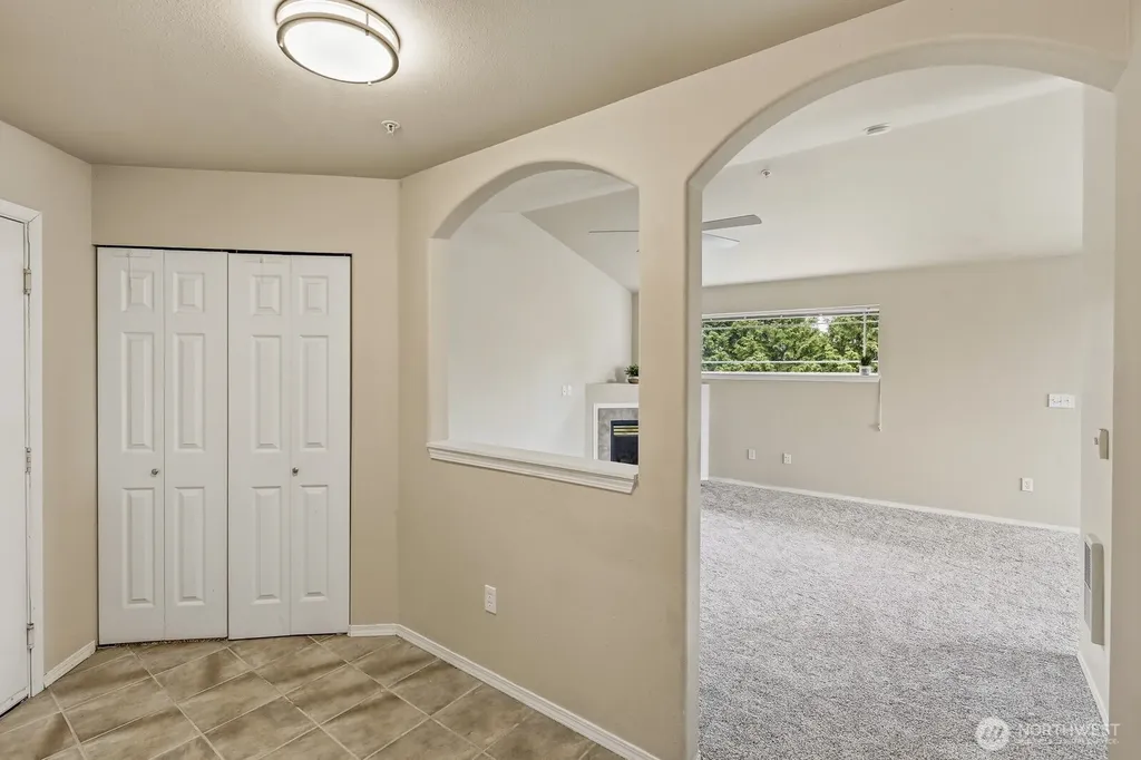 10025 9th Avenue W Everett WA 98204