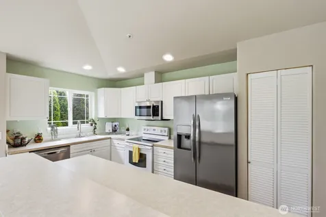 10025 9th Avenue W Everett WA 98204