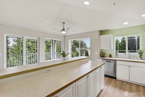 10025 9th Avenue W Everett WA 98204