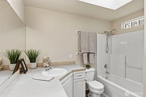 10025 9th Avenue W Everett WA 98204