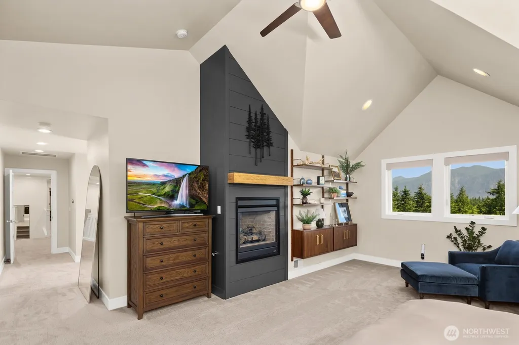 6924 Fairway Avenue SE Snoqualmie WA 98065