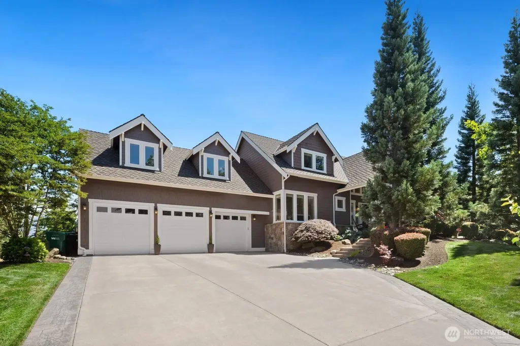 6924 Fairway Avenue SE Snoqualmie WA 98065