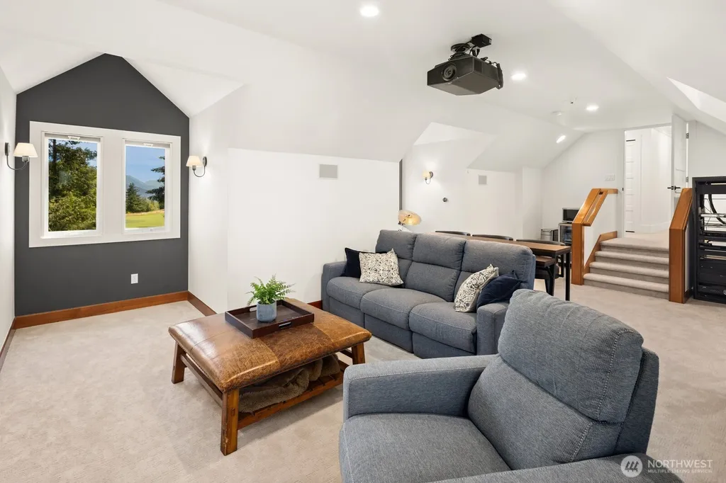6924 Fairway Avenue SE Snoqualmie WA 98065