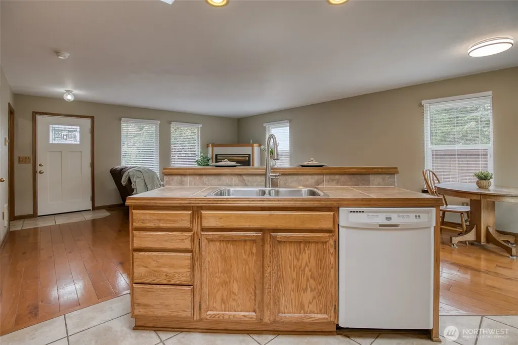 602 Huckleberry Court SE Ocean Shores WA 98569