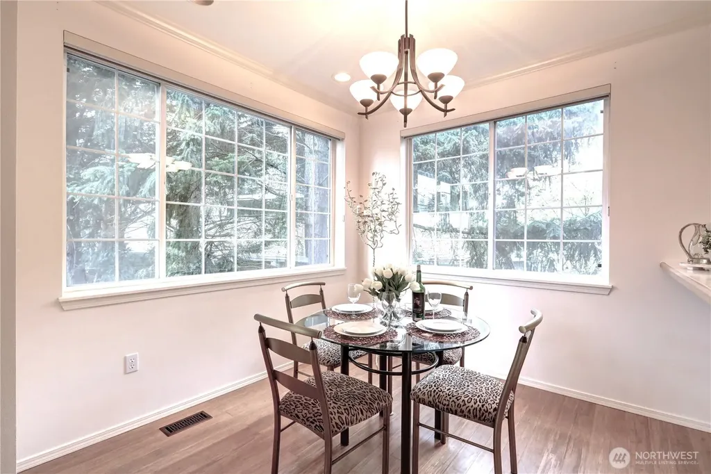 18654 NE 56th Court Redmond WA 98052