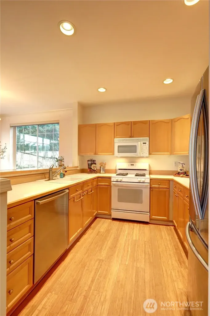 18654 NE 56th Court Redmond WA 98052